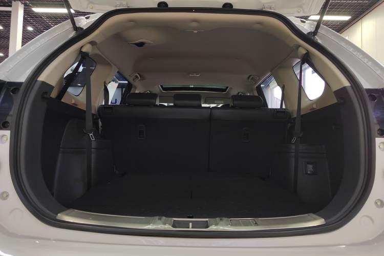 Used Mitsubishi Outlander 2020 2.0L Two-Wheel Drive Comfort Edition 7-Seater
