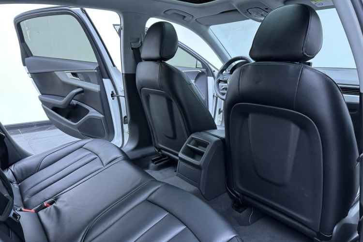 Used Audi A4L 2017 Plus 40 TFSI Ambition Model
