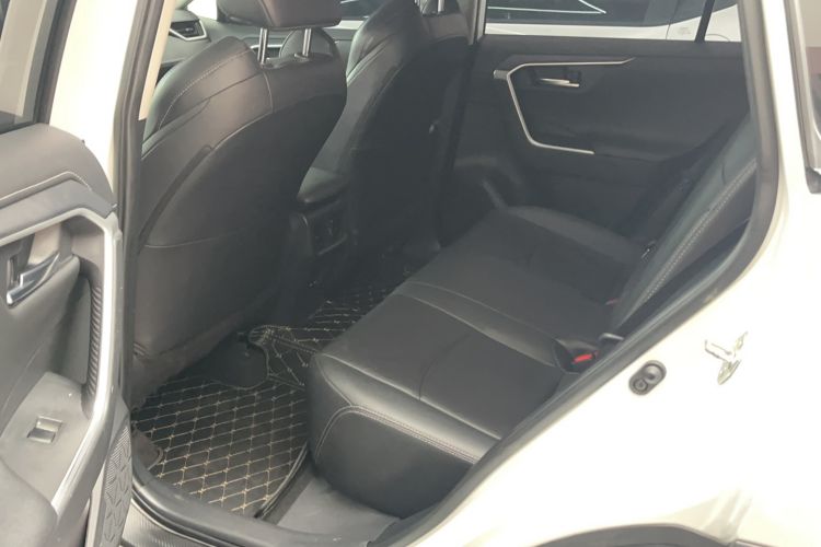 Used Toyota Wildlander 2022 2.0L CVT Two-Wheel Drive Luxury PLUS Edition
