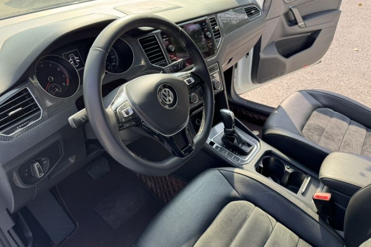 Used Volkswagen Golf Sportsvan 2018 280TSI Automatic Luxury Model
