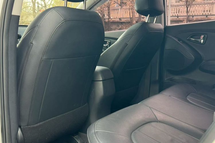 Used Hyundai ix35 2015 2.0L Automatic Two-Wheel Drive Leading Trim China V Standard
