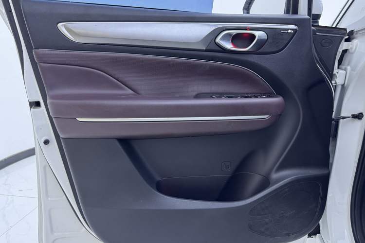 Used GAC Trumpchi M6 2023 PRO 270T DCT Luxury Edition
