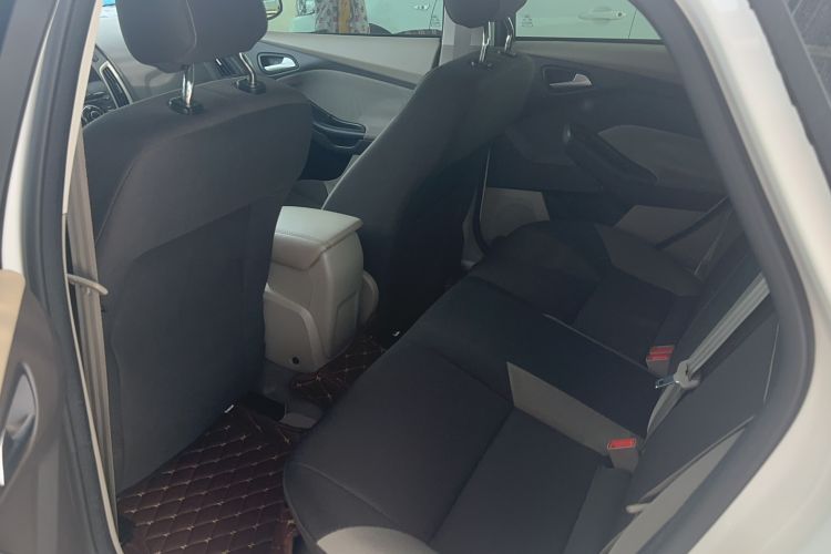 Used Ford Focus 2012 Sedan 1.6L Automatic Comfort Model
