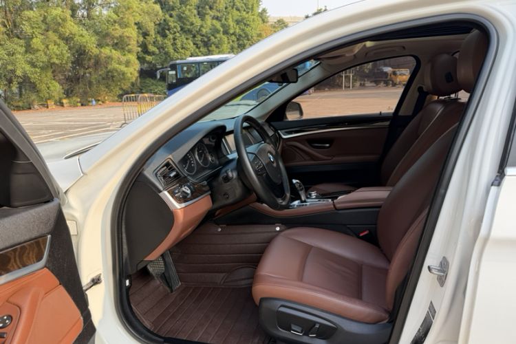 Used BMW 5 Series 2014 525Li Leading Model
