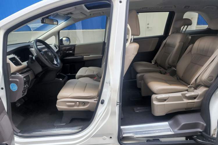 Used Honda Odyssey 2015 Revised 2.4L Luxury Edition