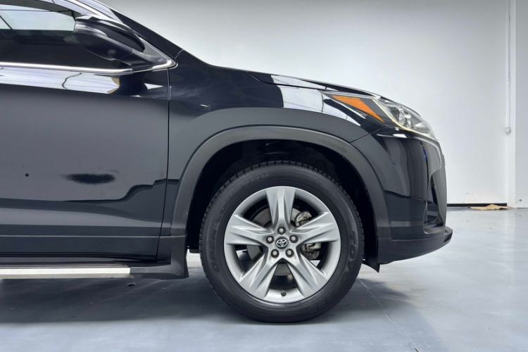 Used Toyota Highlander 2018 2.0T Four-Wheel Drive Luxury Version 7 Seats China VI Standard