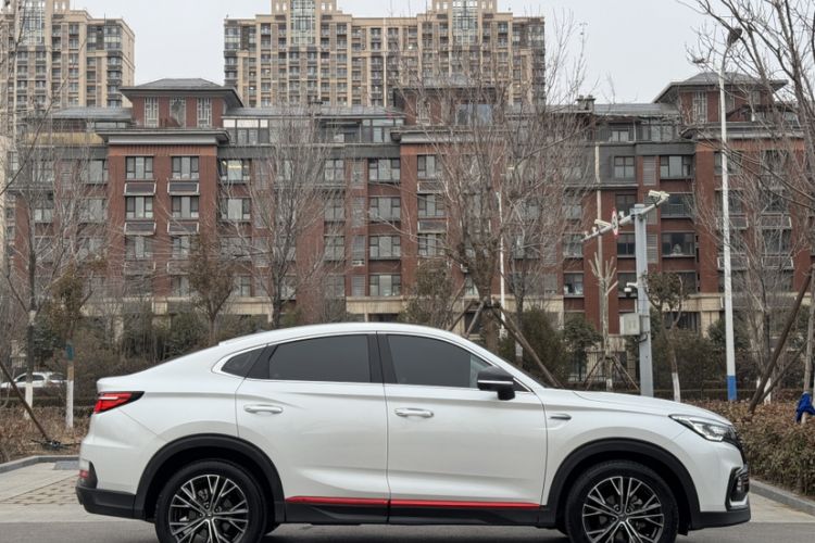 Used Changan CS85 COUPE 2023 1.5T DCT Luxury Version
