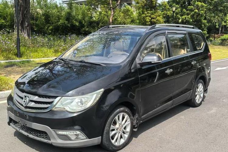 Used Baojun 730 2014 1.5L manual Comfort ESP version 7 seats