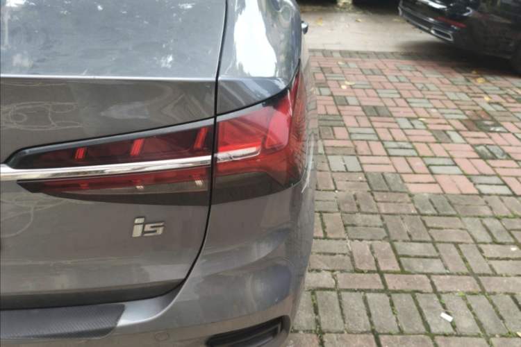 Used Roewe i5 2021 1.5L CVT Starry Edition
