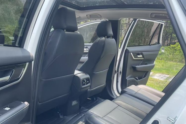 Used Mitsubishi AIRTREK 2022 Hardcore Edition
