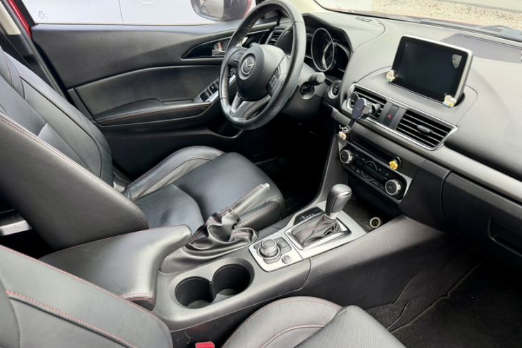 Used Mazda Mazda 3 Axela 2016 Sedan 2.0L Automatic Flagship Model