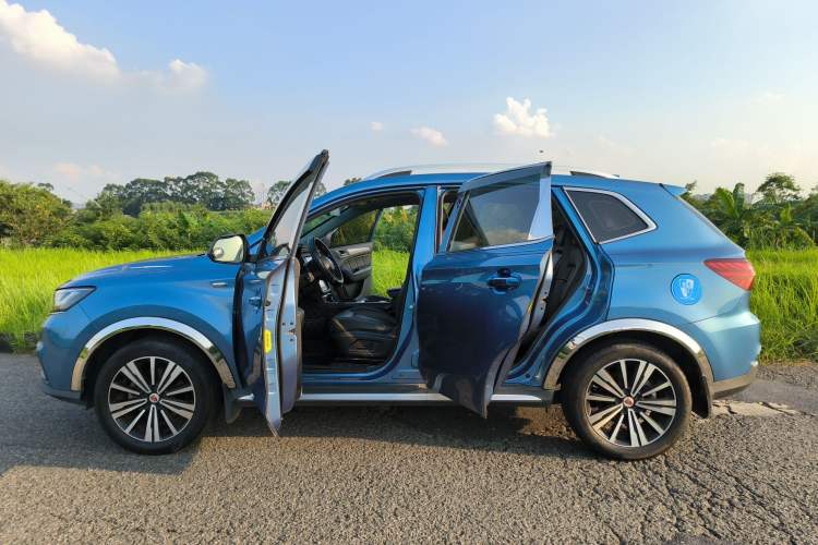 Used Roewe RX5 2019 20T Two-Wheel Drive Automatic Ali Smart Connectivity Platinum Edition
