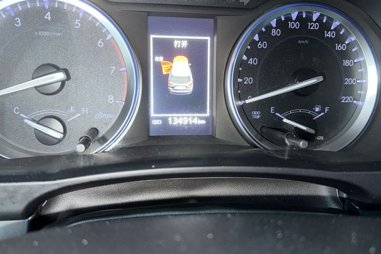 Used Toyota Highlander 2018 2.0T Four-Wheel Drive Luxury Edition 7 Seats China V Emission Standard
