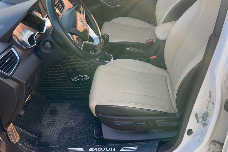Used Baojun 310W 2017 1.5L Manual Fashion Model China V
