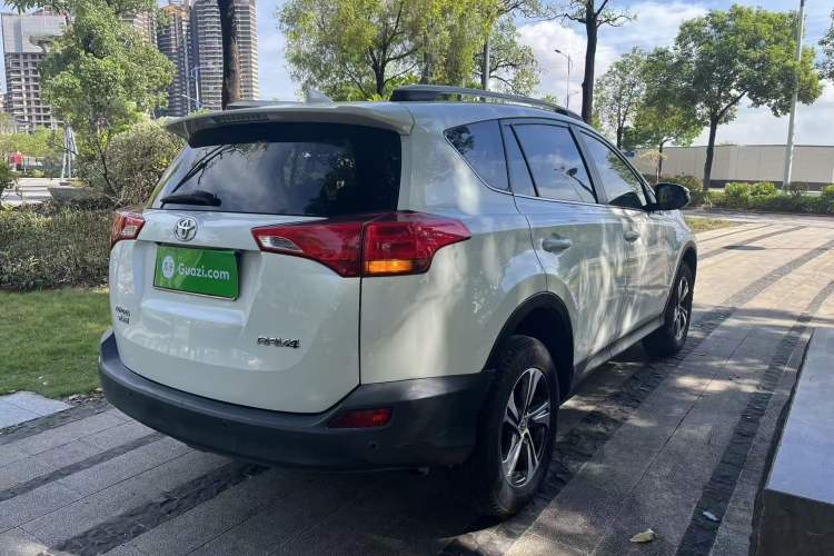 Used Toyota RAV4 2015 2.0L CVT Two-Wheel Drive Fashion Edition