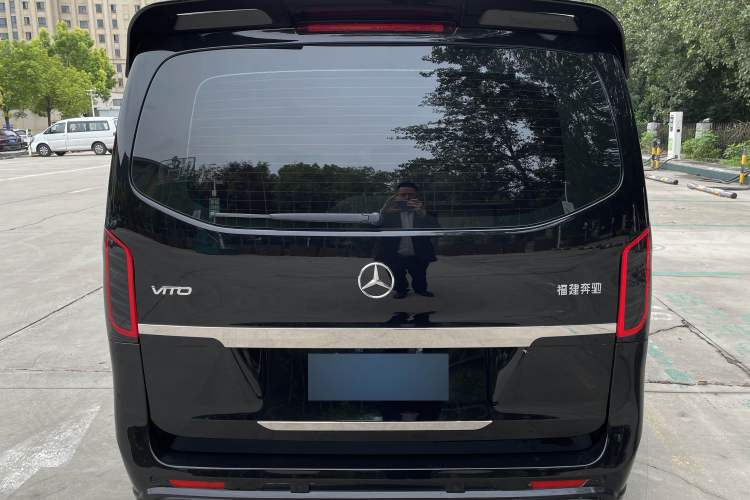 Used Mercedes-Benz Vito 2023 2.0T Elite Version 7 Seats