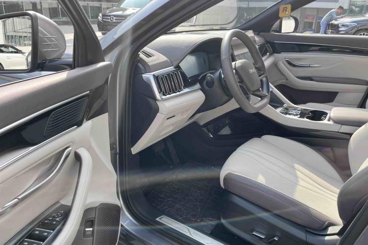 Used BYD Song PLUS New Energy 2025 EV with 605 km Range – Flagship Version
