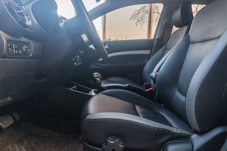 Used Kia kx1 Stonic 2021 1.4L Automatic Fun Edition
