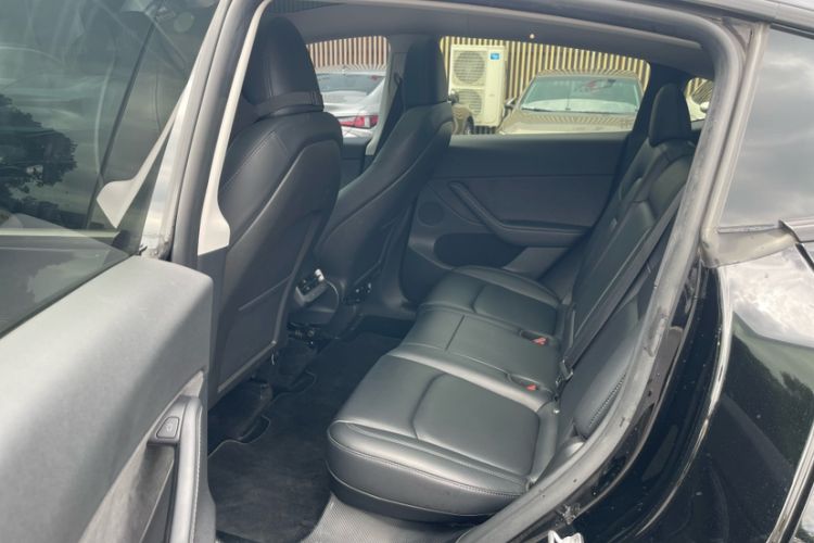 Used Tesla Model Y 2023 Long-Range All-Wheel-Drive Version
