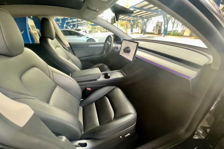 Used Tesla Model Y 2023 Rear-Wheel-Drive Version
