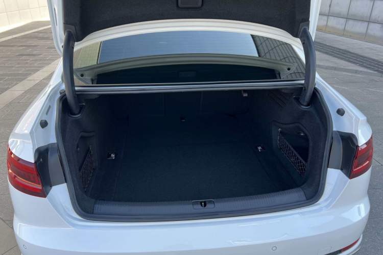 Used Audi A4L 2019 40 TFSI Fashion Version China V
