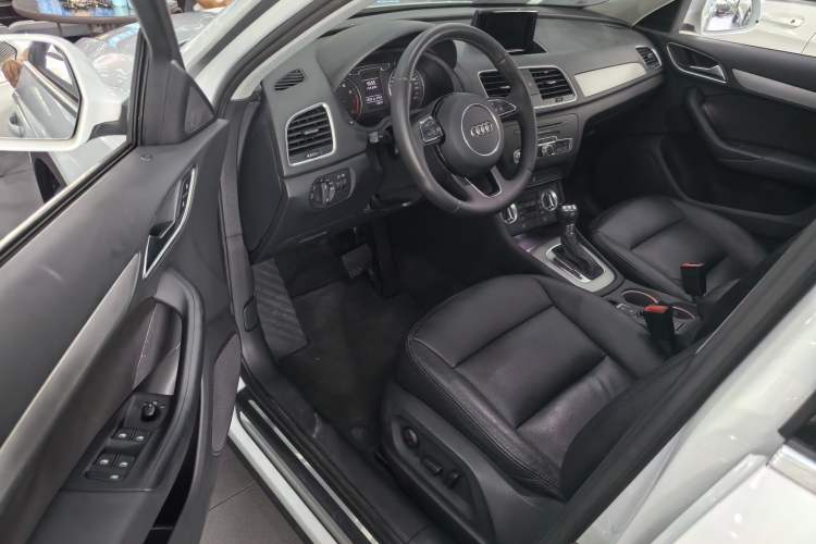 Used Audi Q3 2015 35 TFSI Ambition Edition
