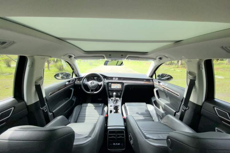 Used Volkswagen Magotan 2019 330TSI DSG Luxury Version China VI Standard
