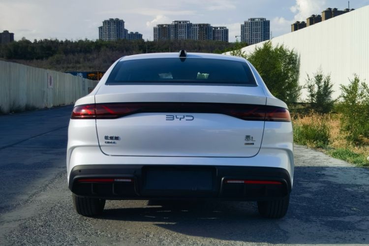 Used BYD Qin L 2025 DM-i Smart Drive 80KM Leading Model
