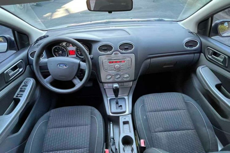 Used Ford Focus 2013 Hatchback Classic 1.8L Automatic Base Model
