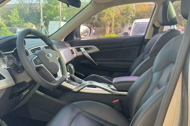 Used Geely Auto Emgrand X7 Sport 2018 1.8TD Automatic Two-Wheel Drive Zhiya Model
