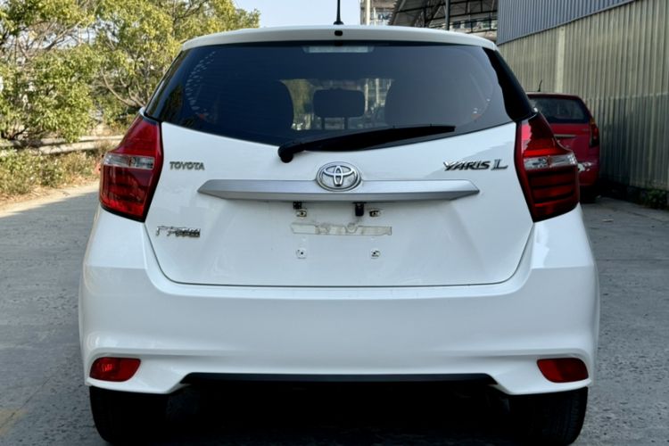 Used Toyota YARiS L 2016 Revised Version 1.5G CVT with Dynamic Sunroof
