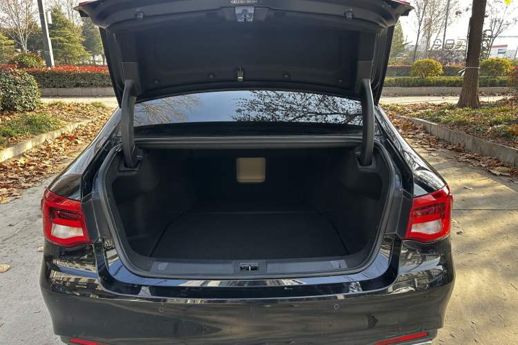 Used GAC Trumpchi GA8 2017 280T Executive Edition