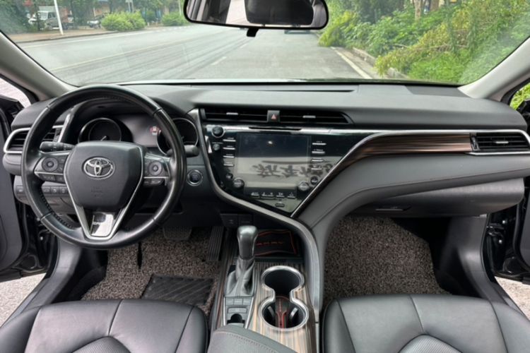 Used Toyota Camry 2018 2.5G Luxury Edition
