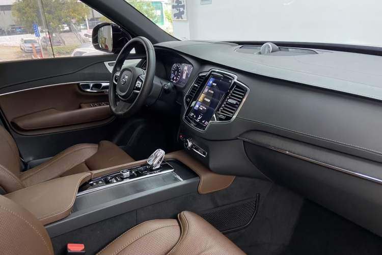 Used Volvo XC90 New Energy 2021 E-Drive Hybrid T8 Luxury Flagship 7-Seater
