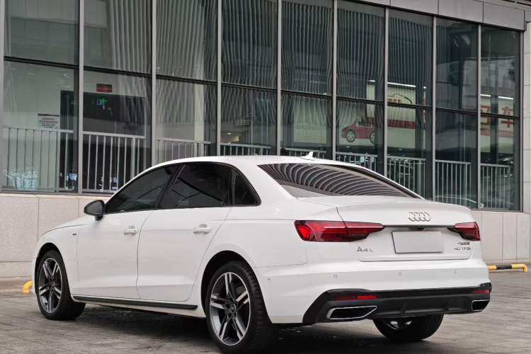 Used Audi A4L 2022 40 TFSI Luxury Dynamic Model
