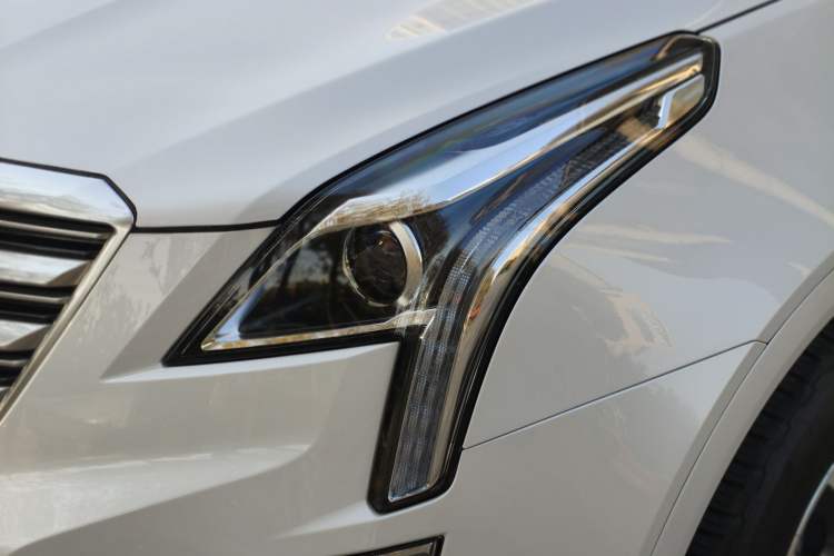 Used Cadillac XT5 2018 25T Luxury Model
