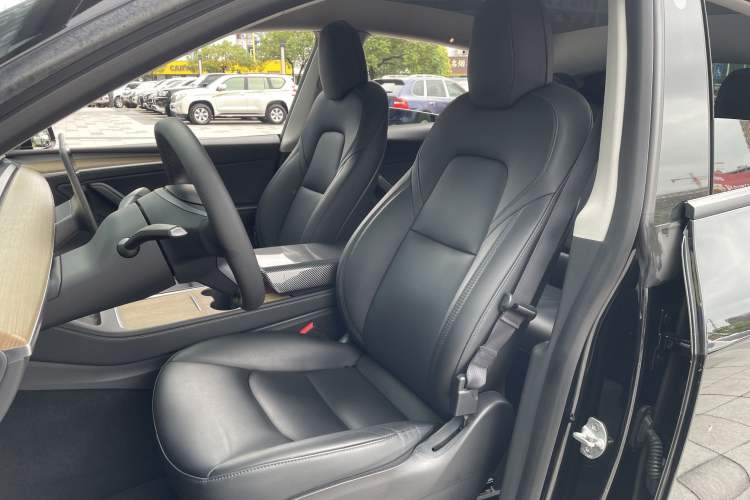 Used Tesla Model Y 2022 Rear-Wheel-Drive Version
