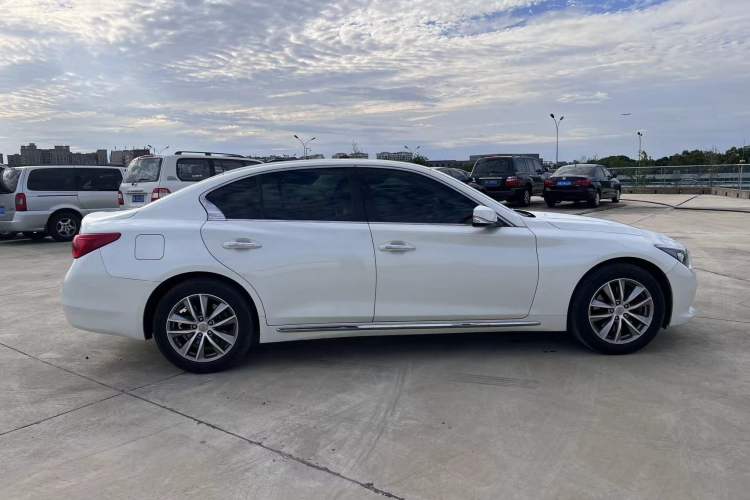 Used Infiniti Q50L 2016 2.0T Enjoyment Edition
