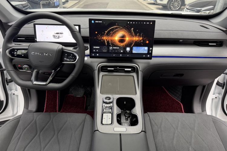 Used Chery Tiggo 8 PLUS 2025 290TGDI DCT Luxury 7-Seater
