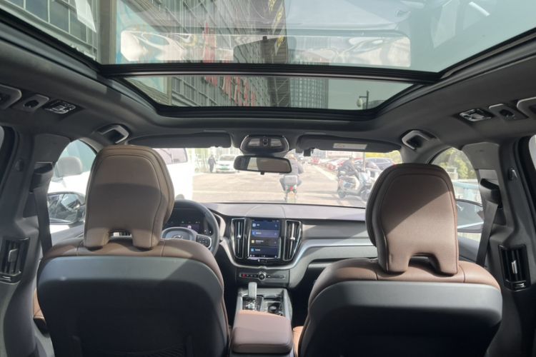 Used Volvo XC60 2022 B5 4x4 Zhiyi Luxury Edition
