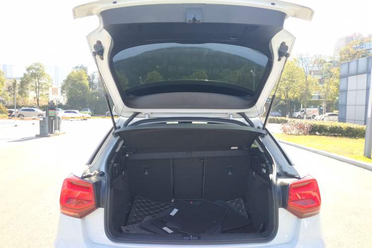 Used Audi Q2L 2018 35 TFSI Launch Exclusive Edition China V