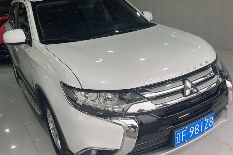 Used Mitsubishi Outlander 2016 2.0L Two-Wheel Drive Fashion Edition 5 Seats