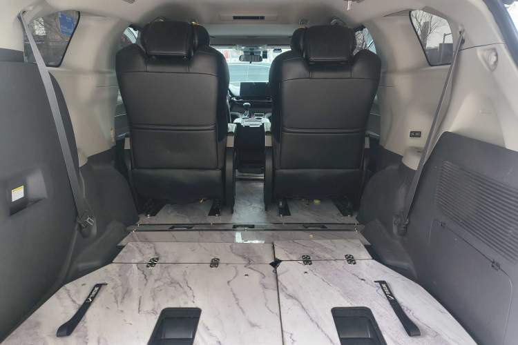 Used Toyota Sienna 2023 2.5L Hybrid Comfort Edition
