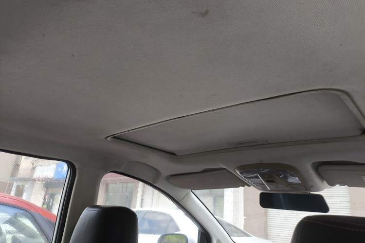 Used HYOSOW H3 2015 1.5L Manual Luxury Model
