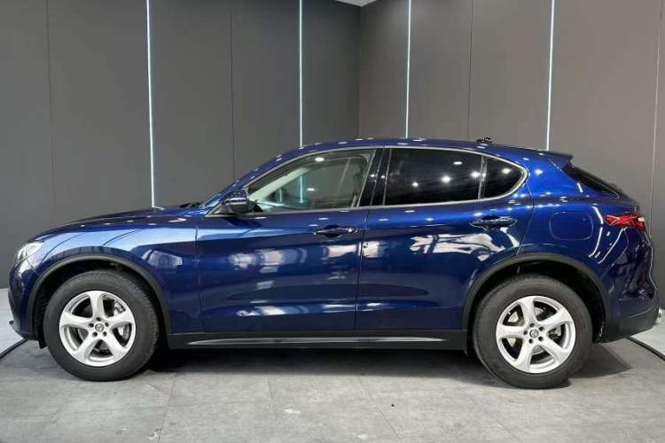 Used Alfa Romeo Stelvio 2017 2.0T 200HP Elite Edition