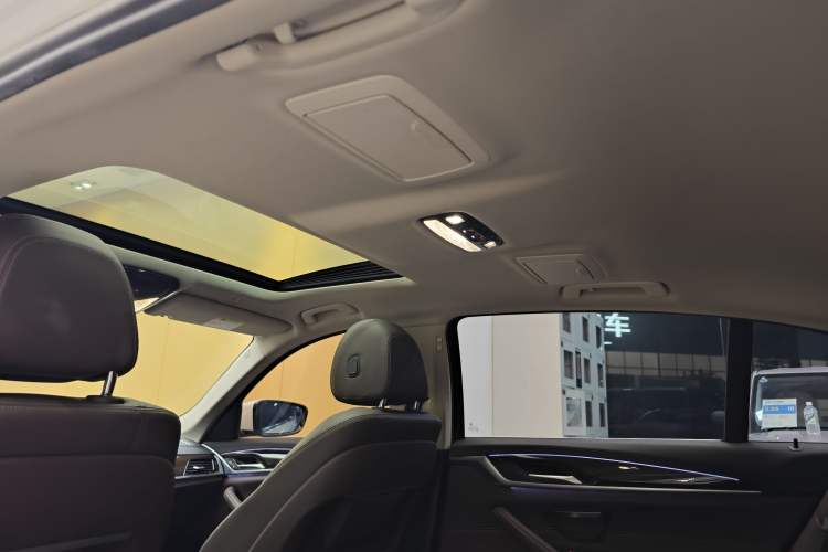 Used BMW 5 Series 2019 Facelifted 525Li Luxury Package
