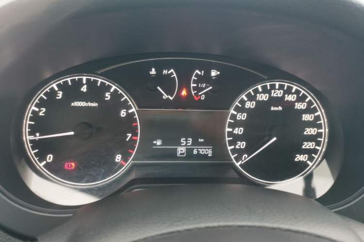 Used Nissan Tiida 2021 1.6L CVT Cool Edition
