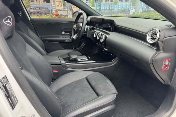 Used Mercedes-Benz A-Class 2022 Second Facelift A 200 L Sport Sedan Fashion Version
