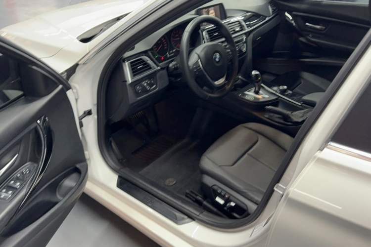 Used BMW 3 Series 2017 320Li Fashion Model
