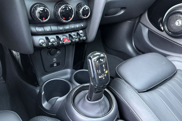 Used  MINI 2023 Facelift 2.0T COOPER S Artist Five-Door Edition
